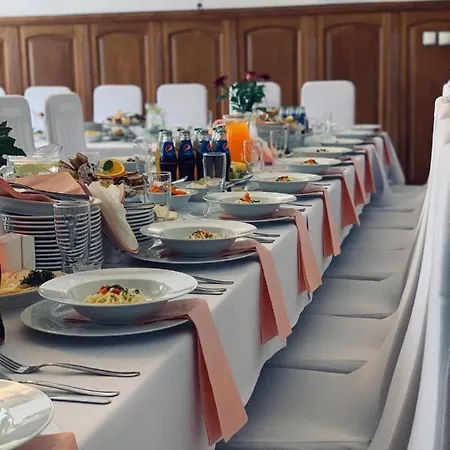 住宿加早餐酒店 Restauracja Ruczaj 新塔尔格