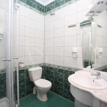 Restauracja Ruczaj Bed & Breakfast 4*