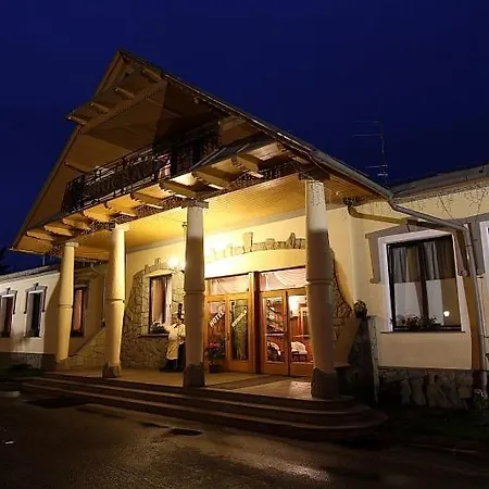 Restauracja Ruczaj 4* 新塔尔格