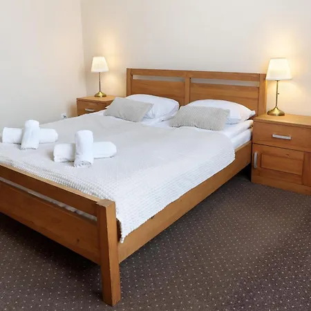 Restauracja Ruczaj 住宿加早餐酒店 新塔尔格